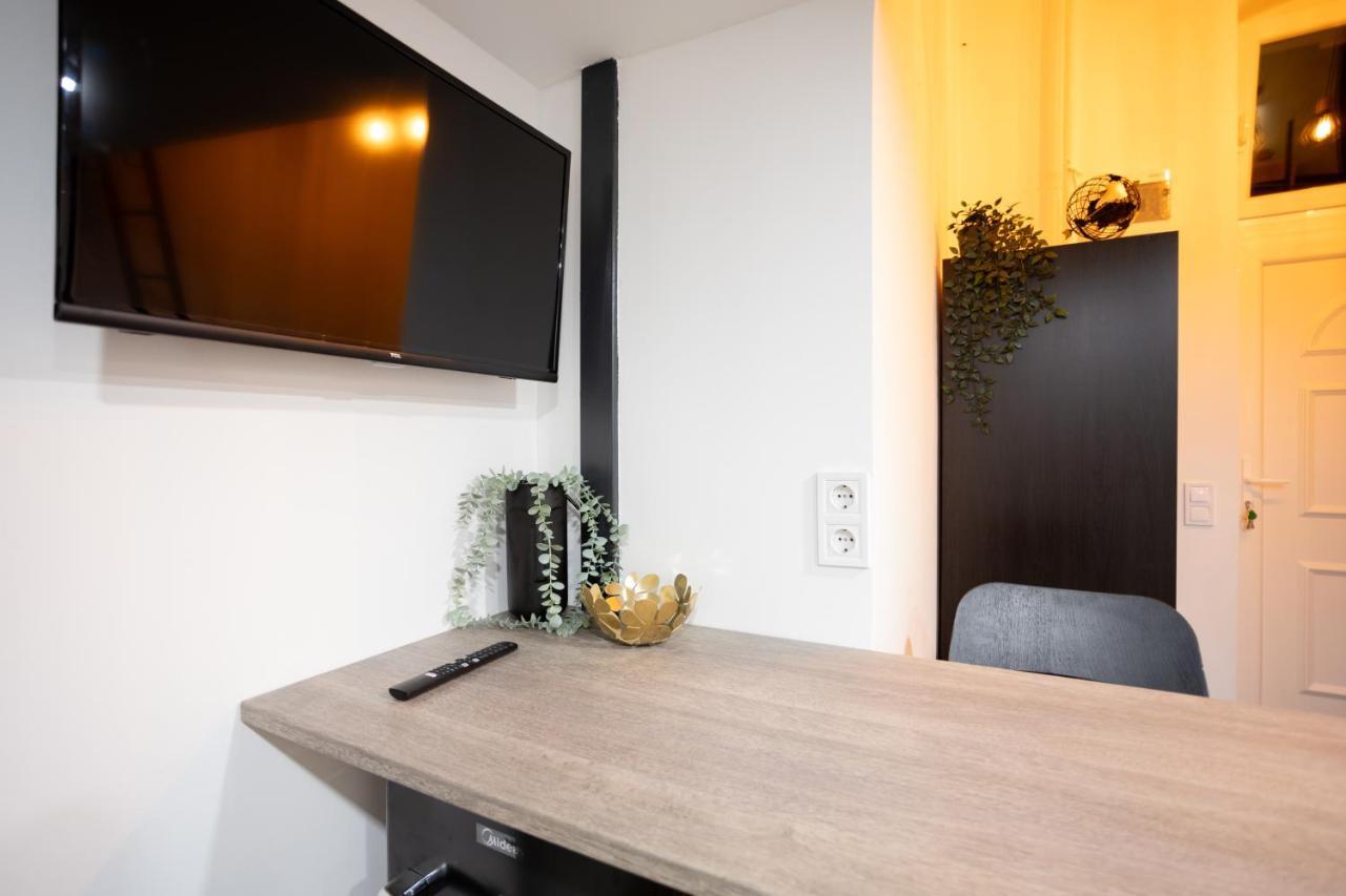 Green Goblin Apartment With Free Private Parking Budapeszt Zewnętrze zdjęcie